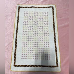 Gucci Multicolor placemat and napkin set.  Pre owned.  Rare find.